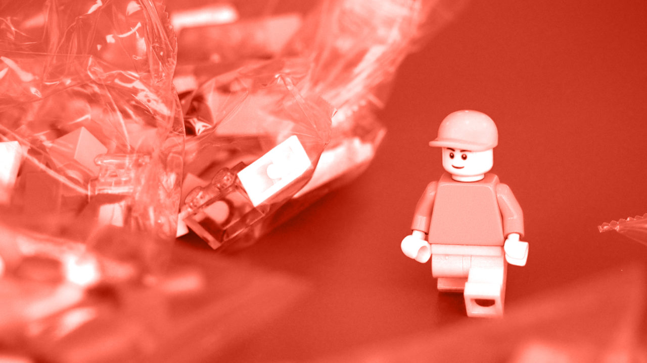 Gehende Lego Figur | Manuel Grassler - LEGO Serious Play Facilitator & Experte für Veränderungsprozesse